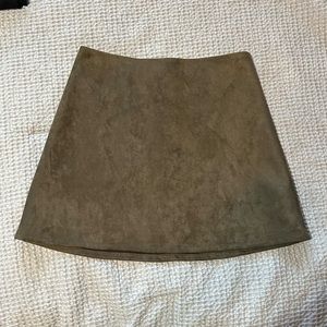 ‼️MOVING SALE‼️ NWT French Connection faux suede mini skirt